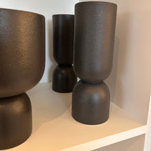 Load image into Gallery viewer, Cotswold slimline pot- 23cm