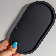 Load image into Gallery viewer, Black Oval Concrete Trinket Display Tray