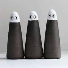 Load image into Gallery viewer, Our ceramic family and friend collection - black & white