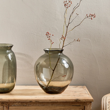 Load image into Gallery viewer, Island Vase- Smoke