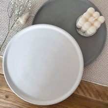 Load image into Gallery viewer, 30cm concrete  ‘Plate’ - Grey