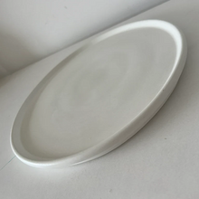 Load image into Gallery viewer, 30cm concrete ‘Plate’ - White
