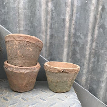 Load image into Gallery viewer, Mossed Redstone rustic small Pot